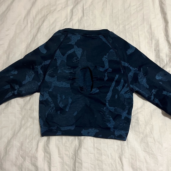 Blue Camo workout top - Picture 2 of 3